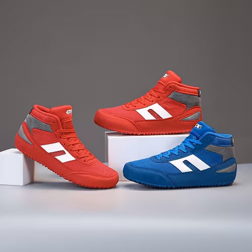 Boxing shoes with minimal styling
